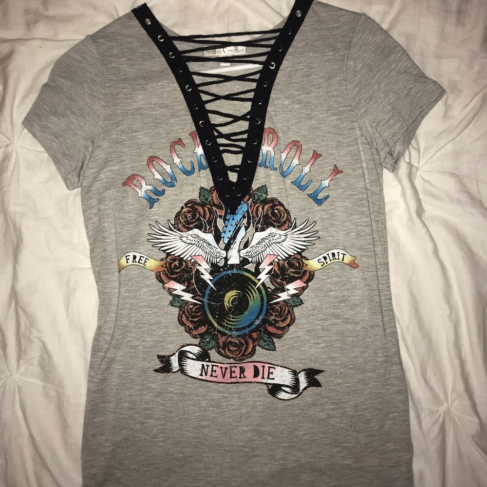 Rock & Roll lace up tee
